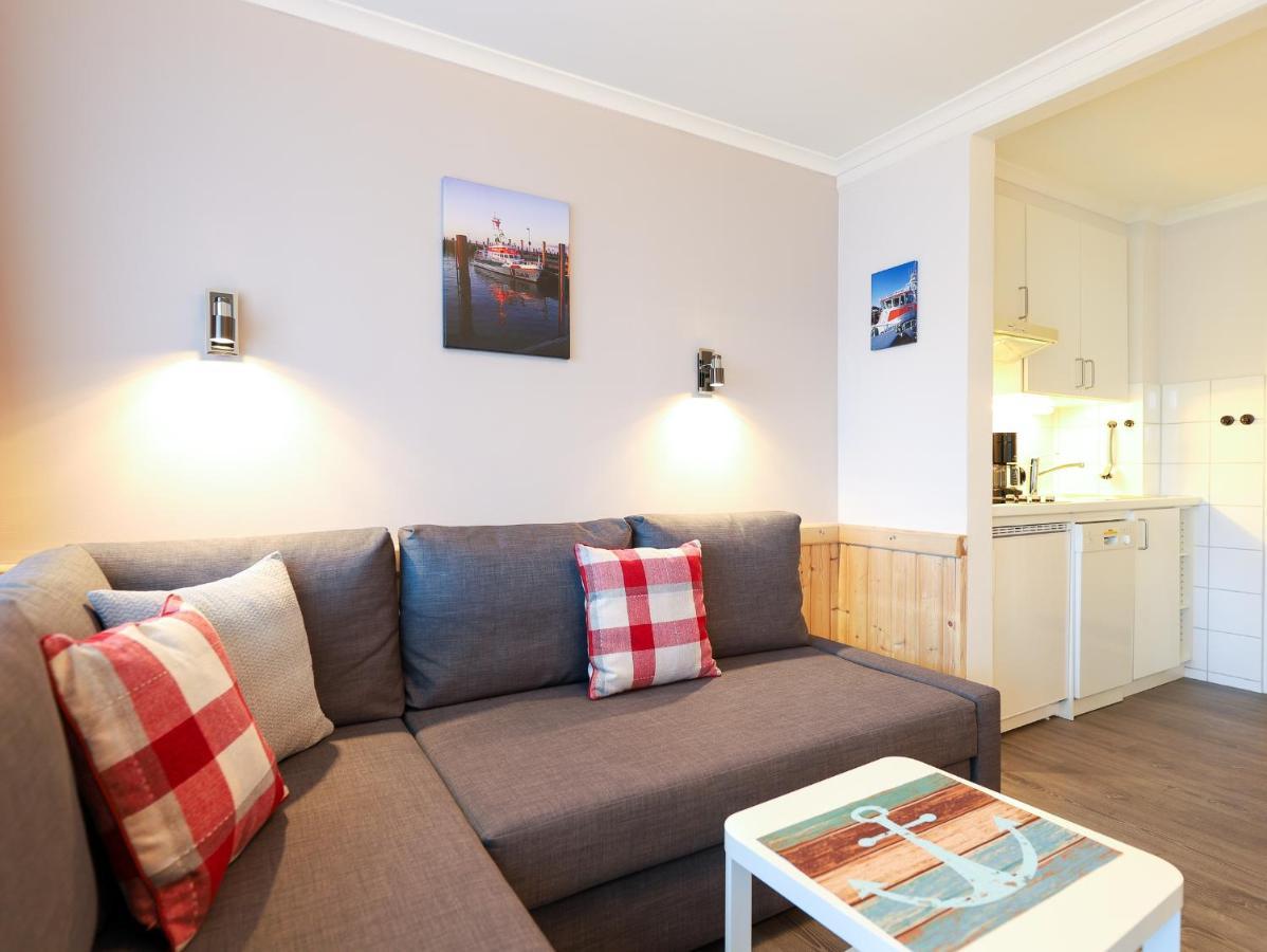 Apartment Rochts 16 *